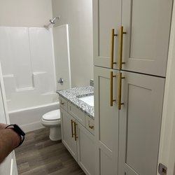 modern bathroom at The Verandas apartments in Thomasville, GA